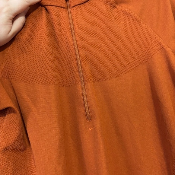 NIKE GOLF Dri fit burnt orange women’s large long sleeve 1/4 zip - Picture 3 of 6